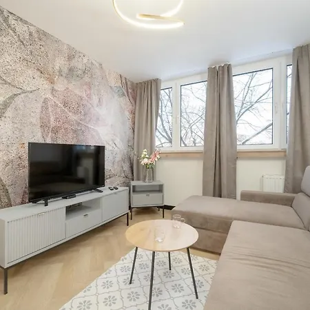 Zielinskiego Atmospheric By Renters Apartment *